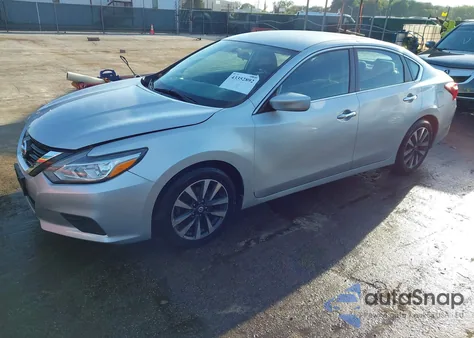 2017 Nissan Altima 2.5 Sv z USA, uszkodzony, nr VIN 1N4AL3AP7HC197824